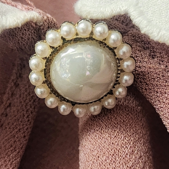 Flower a Feather Mauve Top With White Embroidered Collar And Jeweled Button M - Picture 7 of 16